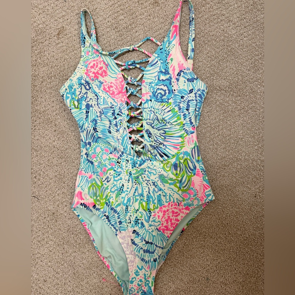 Lilly Pulitzer Isle Lattice one piece Swimsuit 4